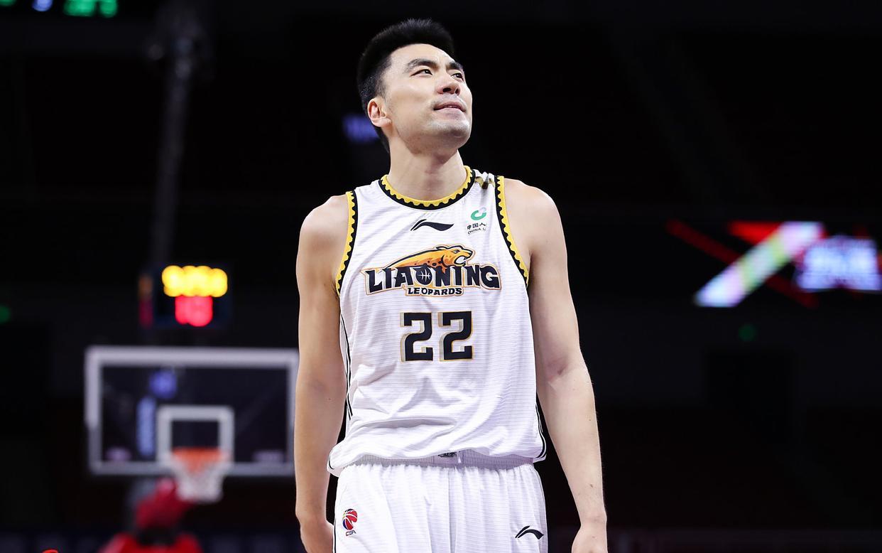 3老将退役!韩德君没注册,广东前锋辅佐杜锋,北京投手被迫离开