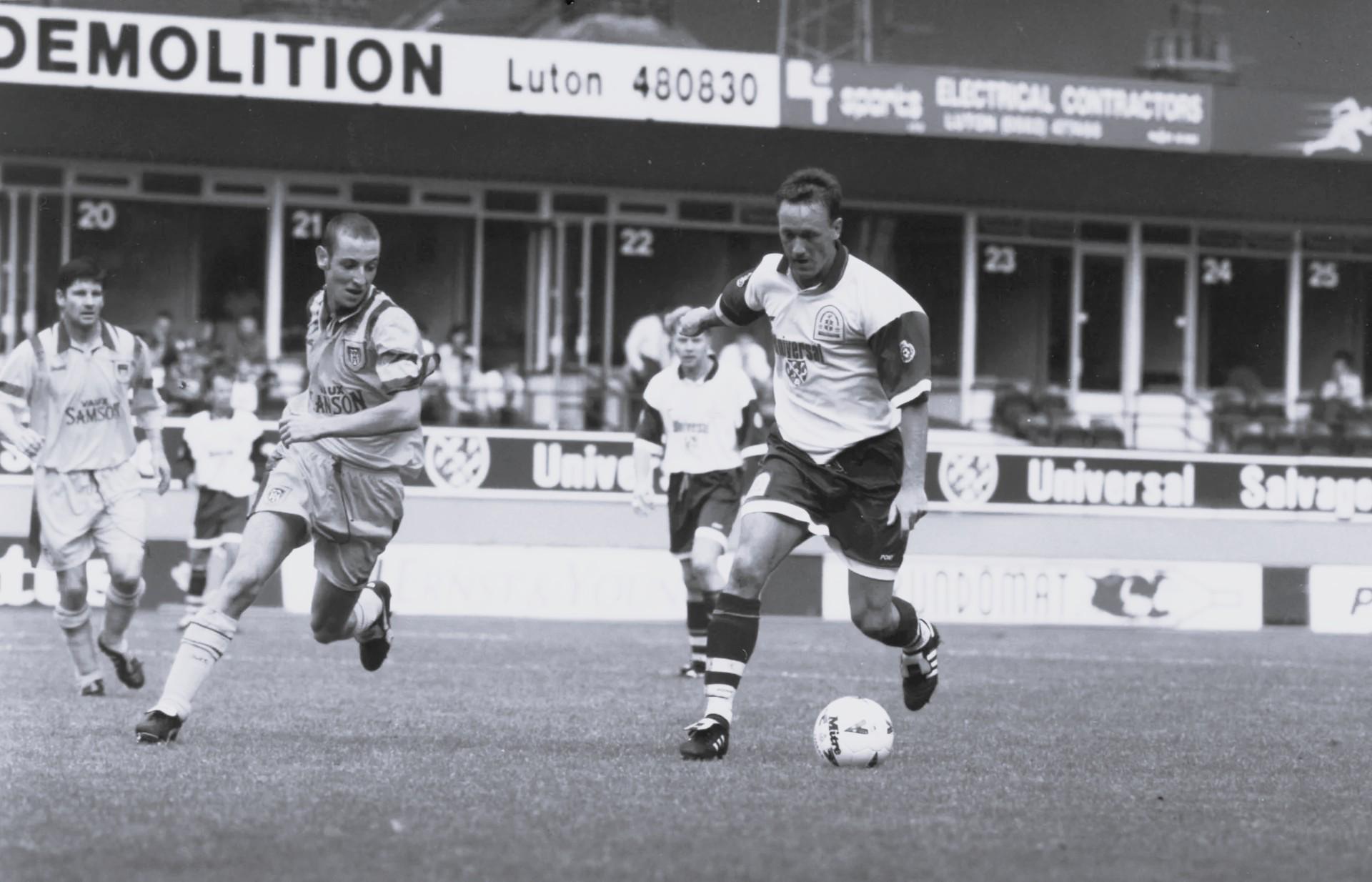 哀悼，卢顿旧将约翰尼-维尔斯楚普因病离世，终年58岁